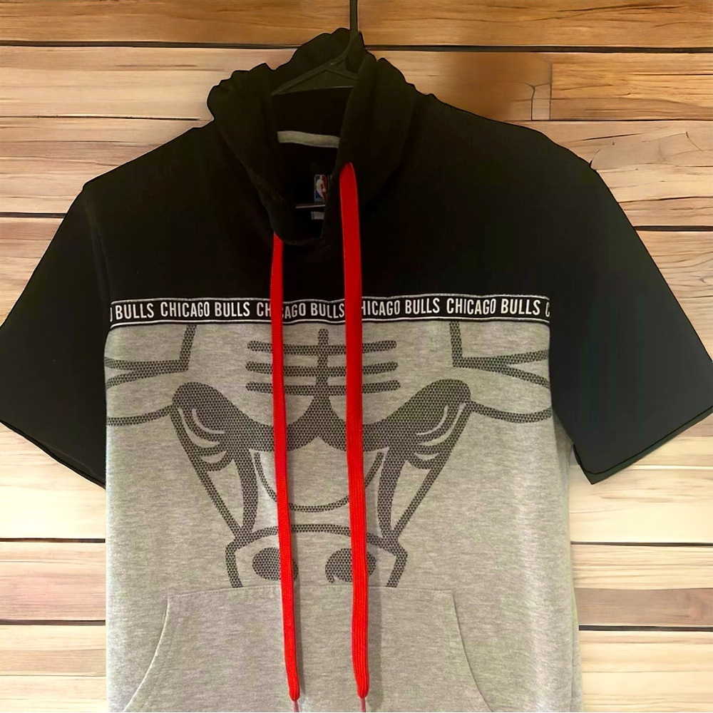 NBA CHICAGO BULLS Hoodie Black and Grey Boys/Youth Size S